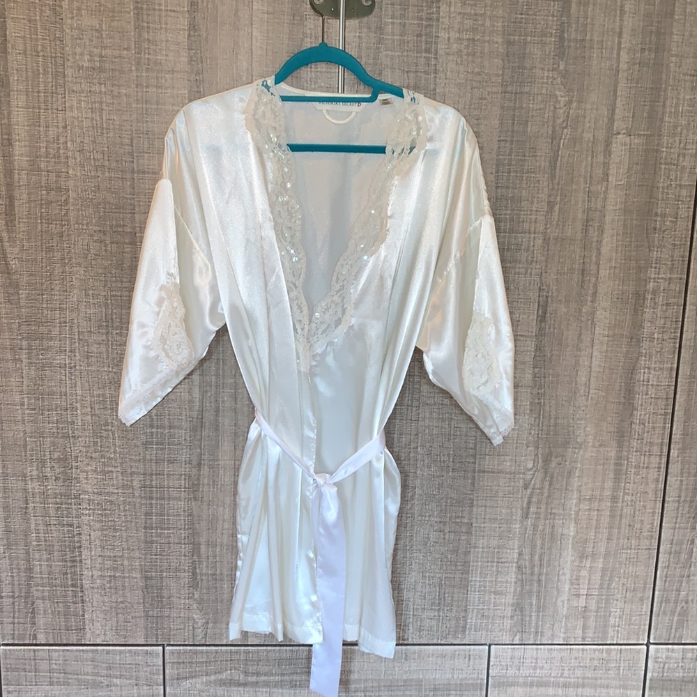 Victoria’s secret’s Satin Robe - Picture 3 of 14